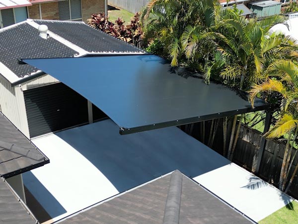KOEDN Cantilever Double Carport over modern home